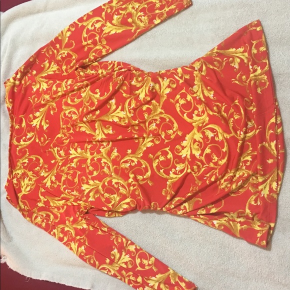 NWT CARMEN MARC VALVO 3/4” SLEEVE RUCHED TOP - Picture 3 of 4